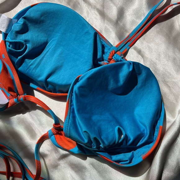 Bikini - Picture 8 of 11